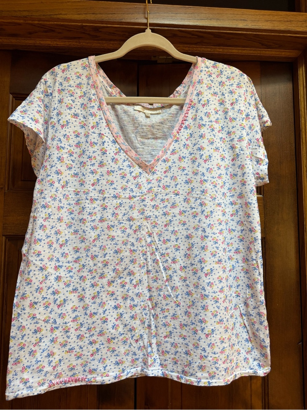 LoveShackFancy Pink & Blue Floral V-Neck Tee, Size Medium